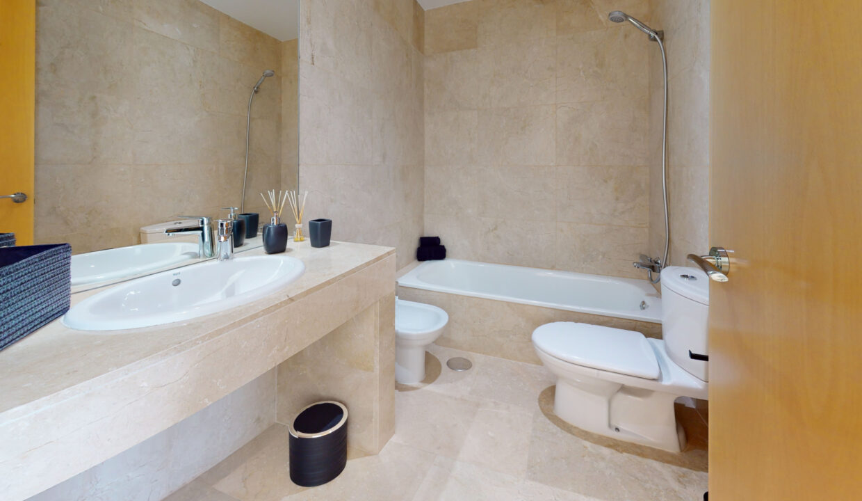 INT-2023-CAMPOAMOR_LOMAS.bano-2br