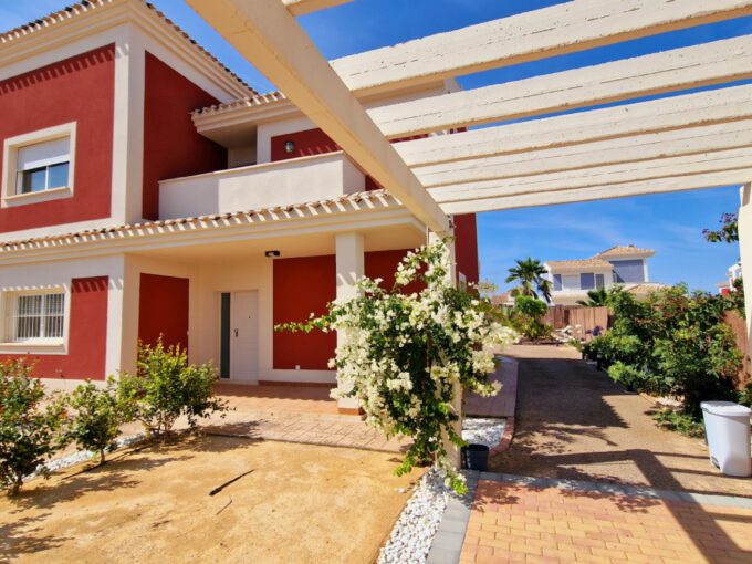 Ruime vrijstaande villa’s verdeeld over twee verdiepingen in Lorca, Murcia