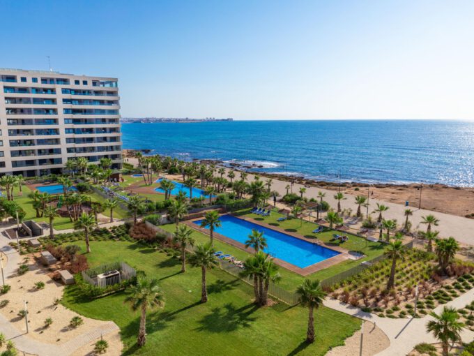 Luxe appartementen eerste lijn zee Punta Prima