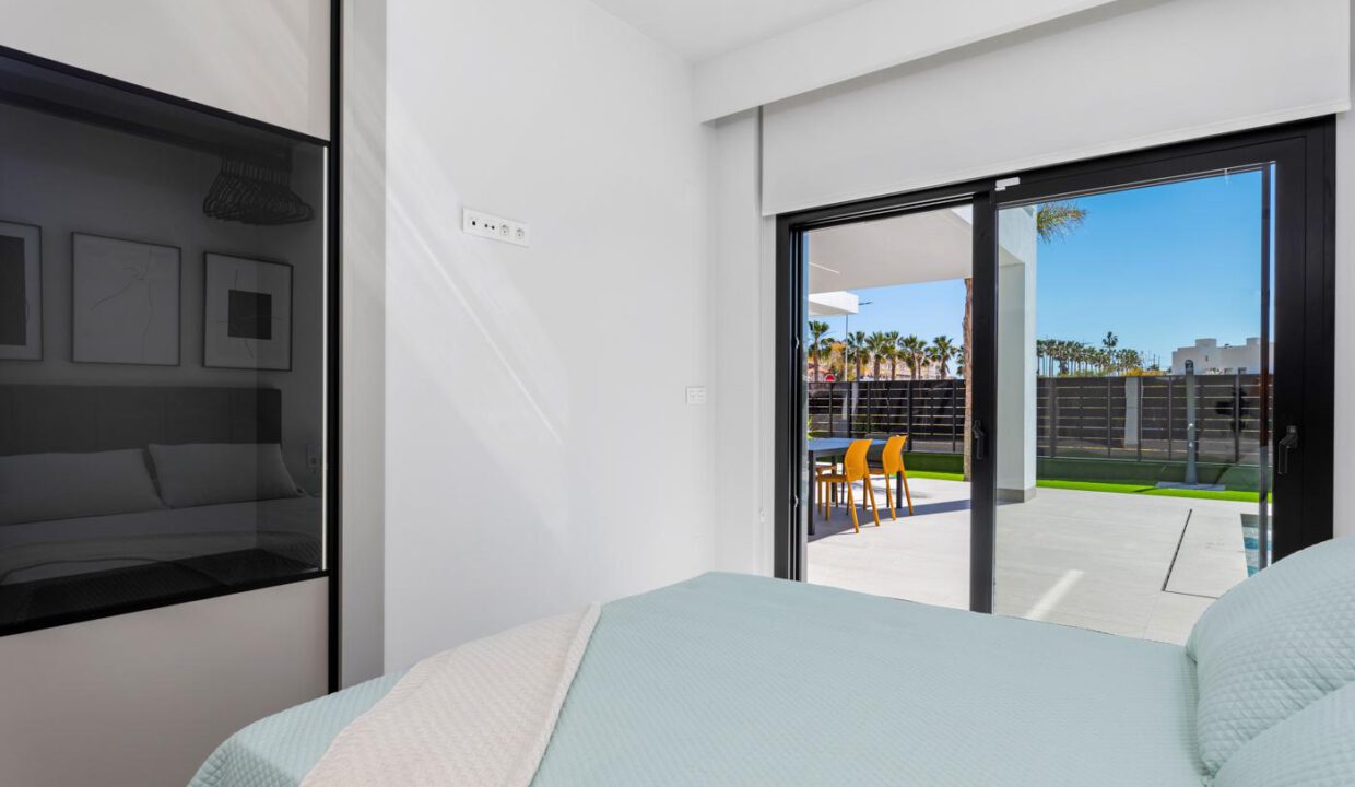 Oasis-Villas-Show-House-Model-Sun1