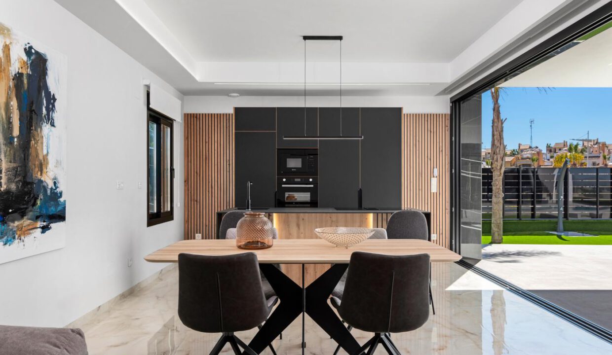 Oasis-Villas-Show-House-Model-Sun16