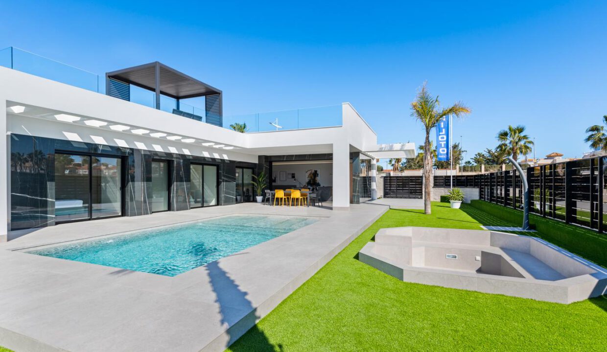 Oasis-Villas-Show-House-Model-Sun34