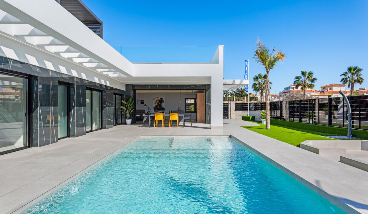 Oasis-Villas-Show-House-Model-Sun37