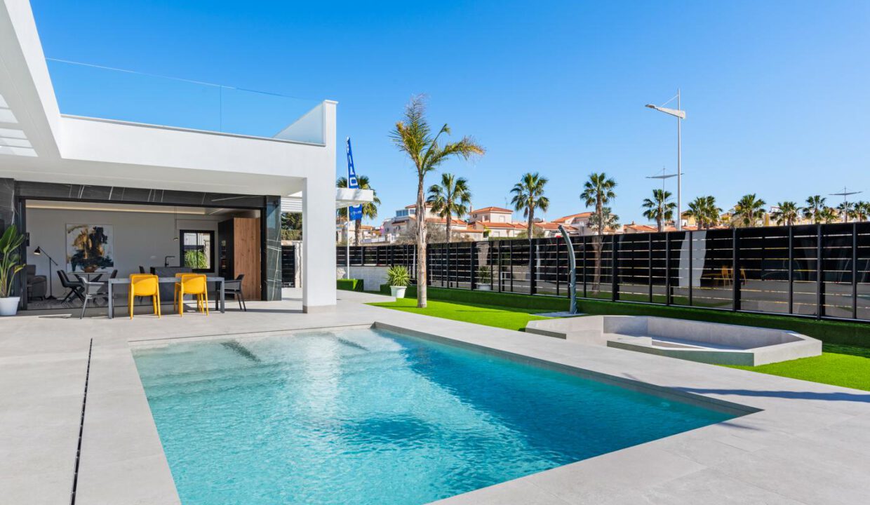 Oasis-Villas-Show-House-Model-Sun38